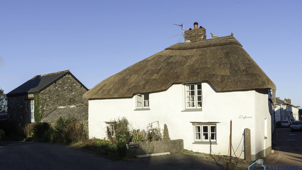 Malborough Cottage | Beautiful Thatched Devon Cottage - close to Salcombe & Hope Cove