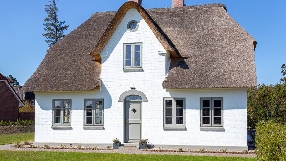 Nebel House | Beautiful thatched roof house in Nebel, wonderful location!
