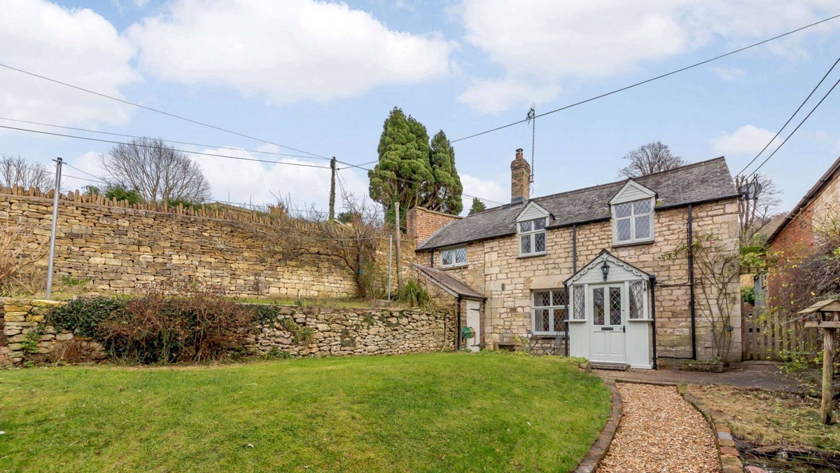 Stroud Cottage | Beautiful three bedroom family friendly Costwold holiday cottage - Rose Tree Cottage, Stroud