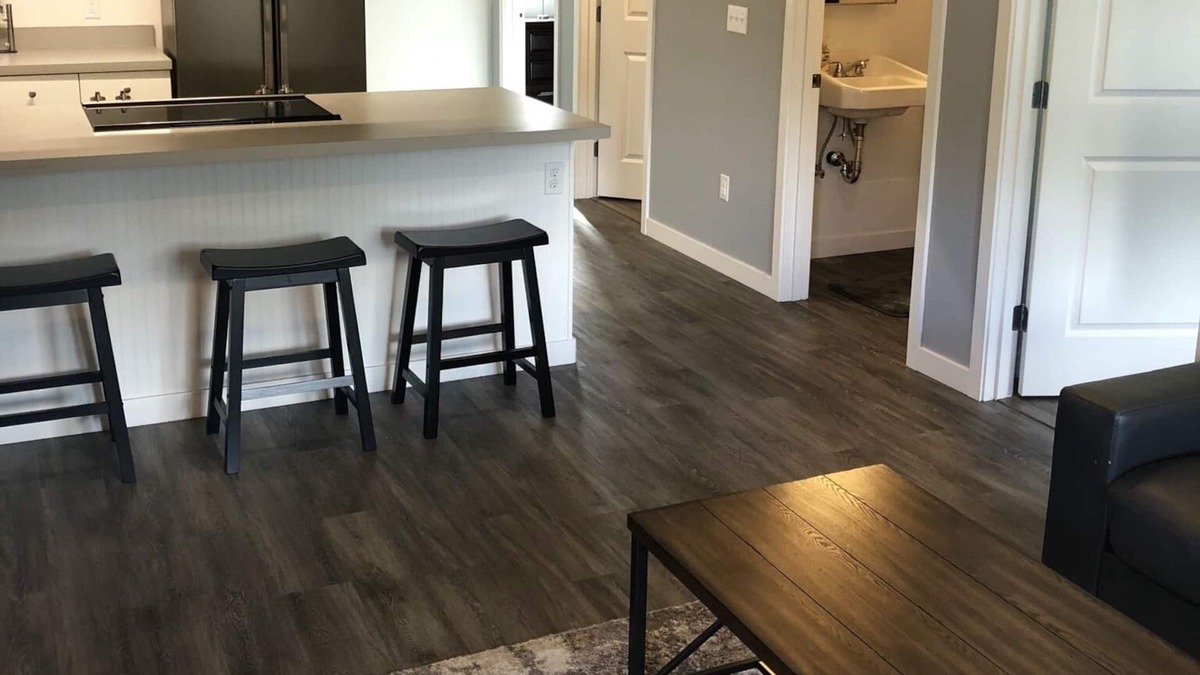 Sitka Apartment | Beautiful Three Bedroom, Two Bath with Mountain Views