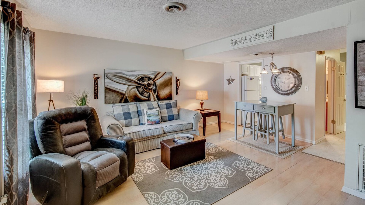 Lake Waccamaw House | Beautiful Townhome, Steps from the Lake