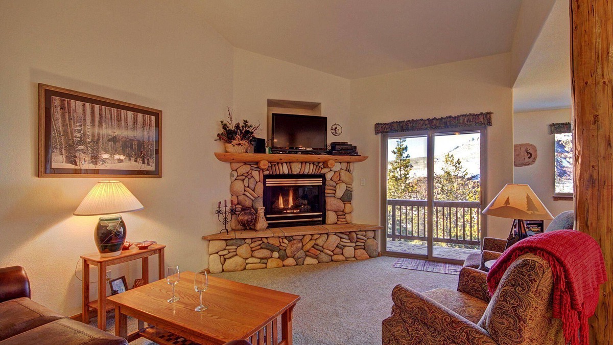 Dillon House | Beautiful Townhome, Gorgeous Views, Close to All, Hot Tub - 127