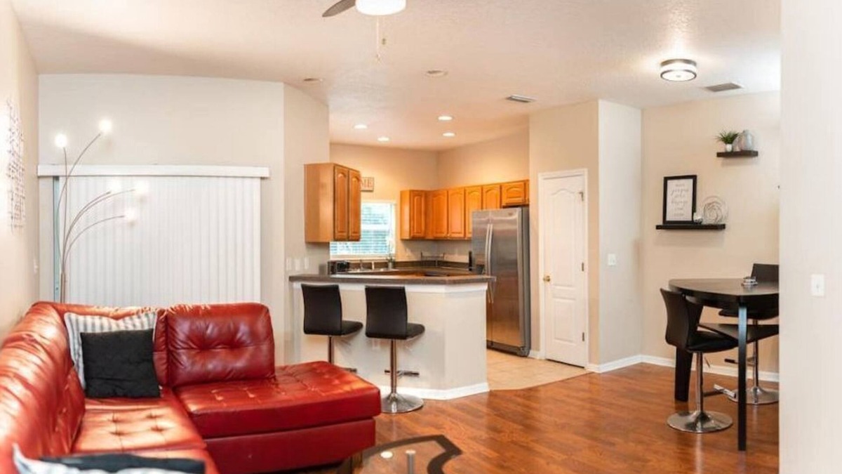 Tampa House | Beautiful Townhome Near Hard Rock Casino!