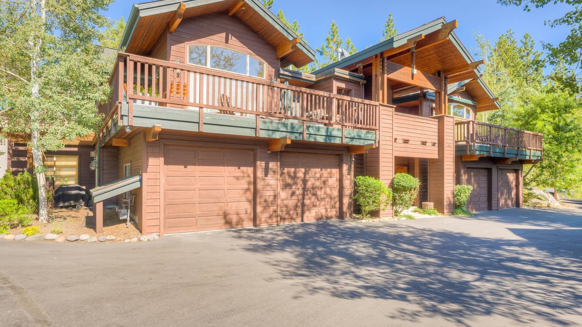 Crystal Bay House | Beautiful townhome w/lakeview, fireplace, mountain view, grill, & washer/dryer