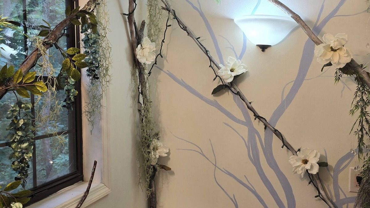 Austral Bed & Breakfast | Beautiful Tree Top themed room