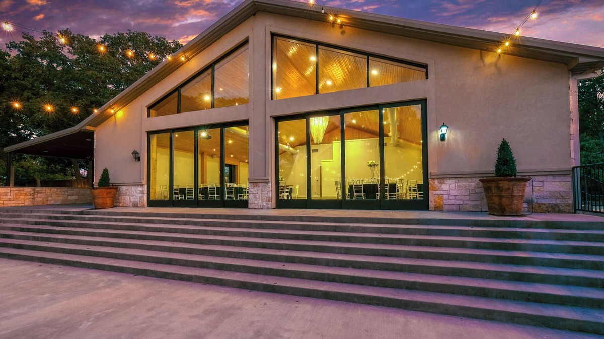 Weatherford House | Beautiful Tuscan Estate with 10 bedrooms on 13 acres Weatherford