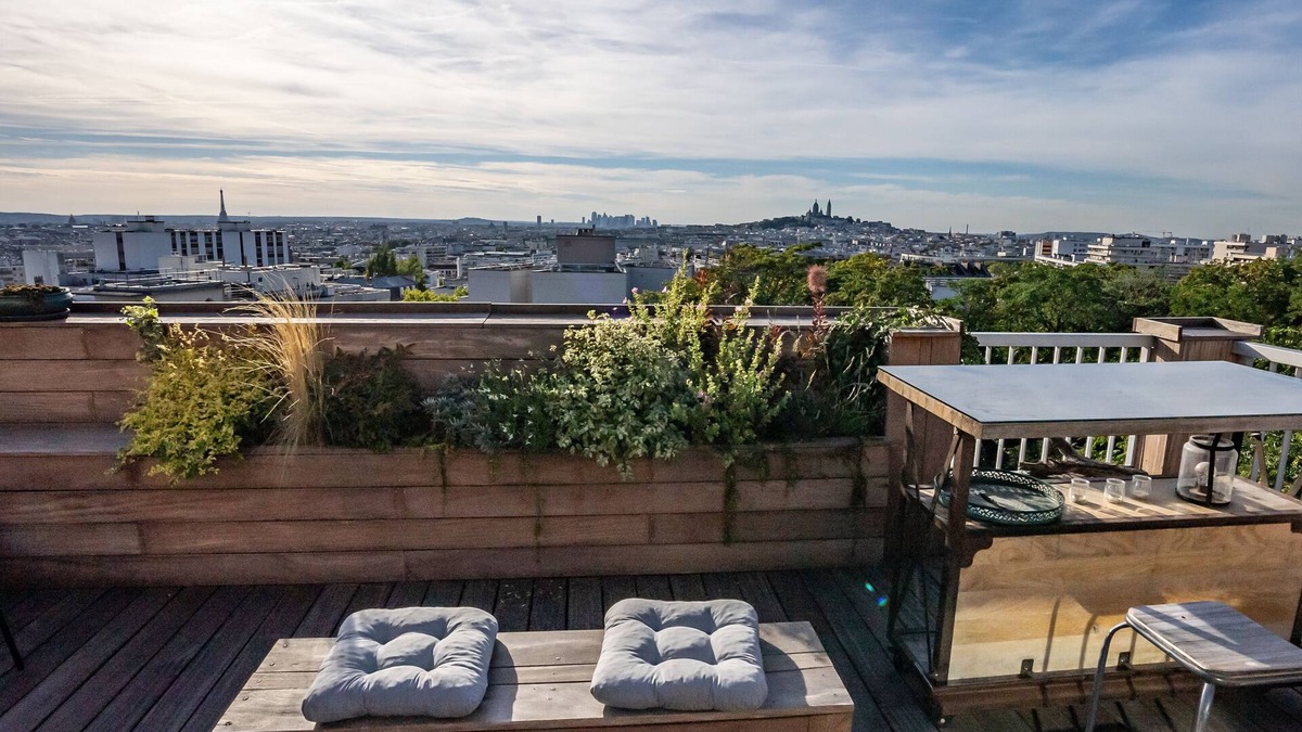 Combat House | Beautiful & unique view of Paris from a big terrace, LOFT by the Buttes Chaumont