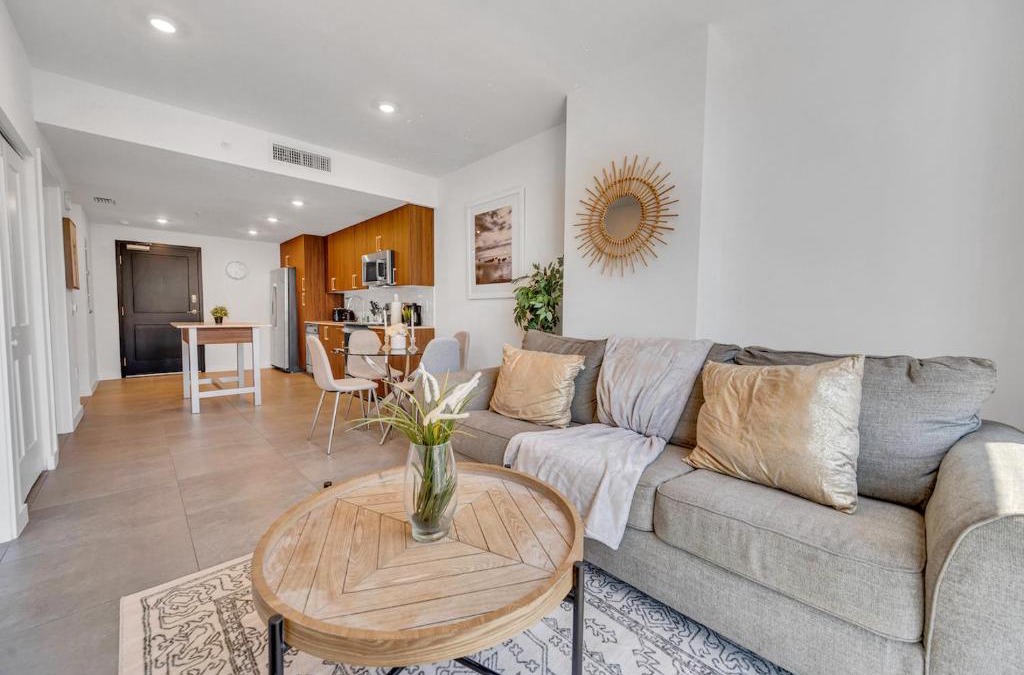 Overtown Apartment | Beautiful Unit with Amazing View & Free Parking