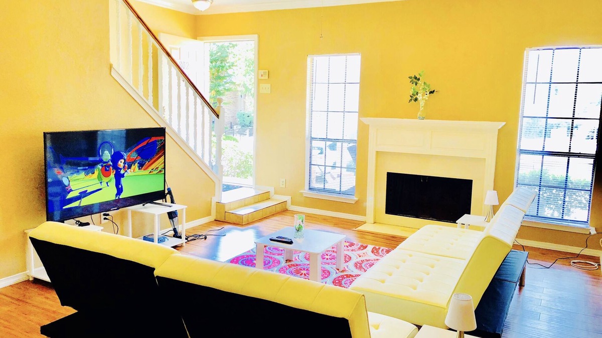 Far North Dallas House | BEAUTIFUL UPDATED 2bd/2.5ba GATED TOWNHOME! + POOL & LAKESIDE LIVING!