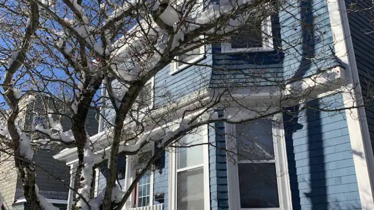 North End Apartment | Beautiful upper 3 bedroom flat in historic Halifax