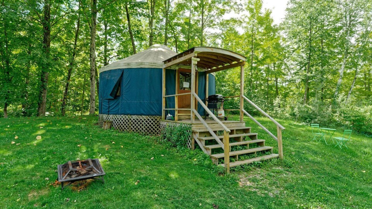 South Hartford RV Rental | Beautiful Upstate New York Luxury Camping Yurt on a Farm