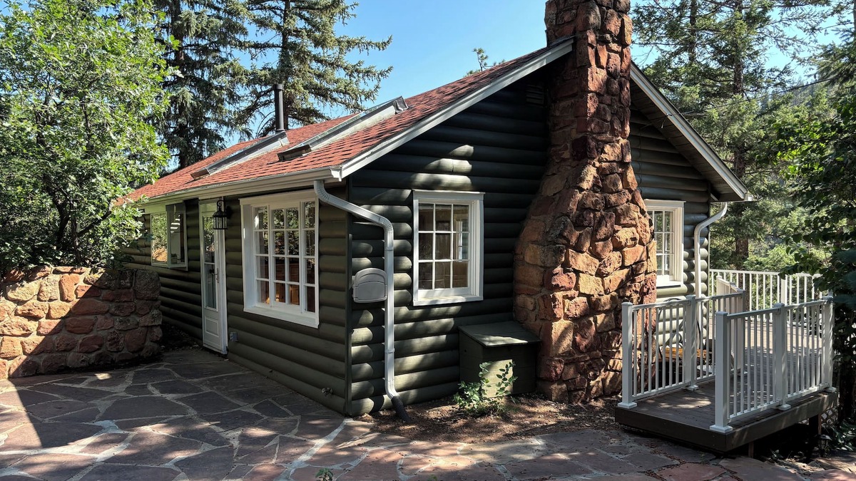 Green Mountain Falls Cottage | Beautiful Cabin in Green Mountain Falls - 20 mins from downtown Colo Springs!