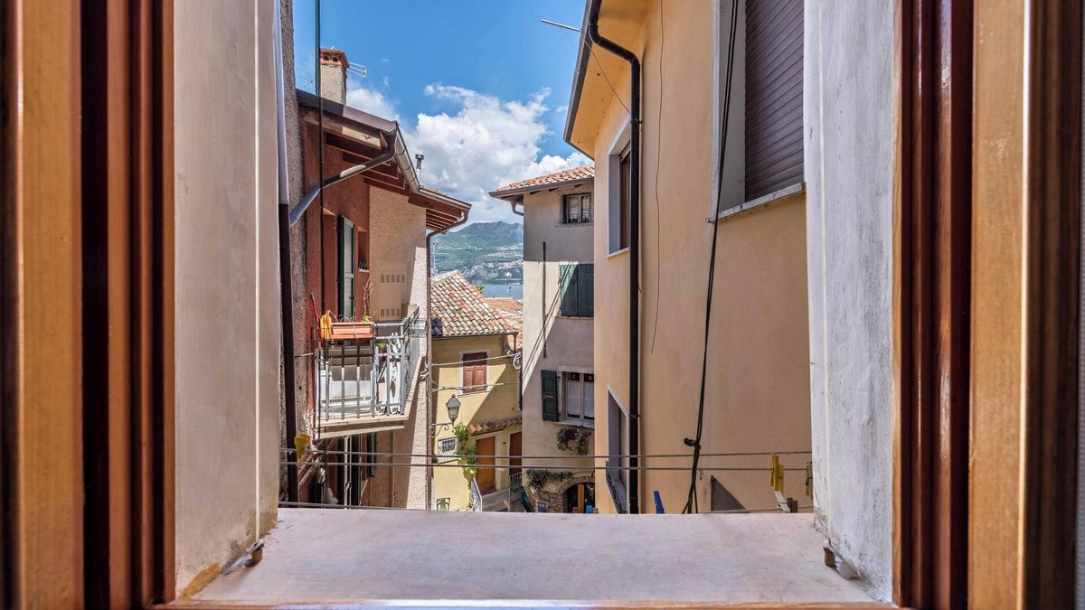 Brenzone sul Garda House | Beautiful Vacation Apartment "Lola Home Brenzone" with Mountain & Lake Views