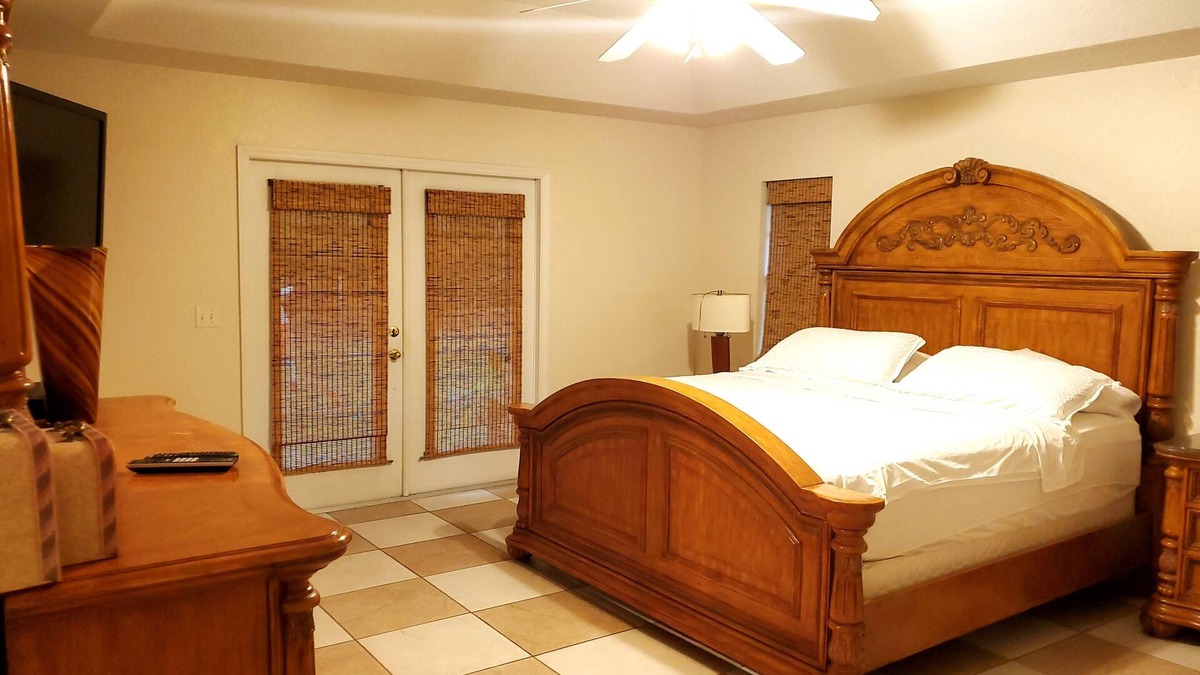 Okeechobee House | Beautiful Vacation Home Across from Lake Okeechobee