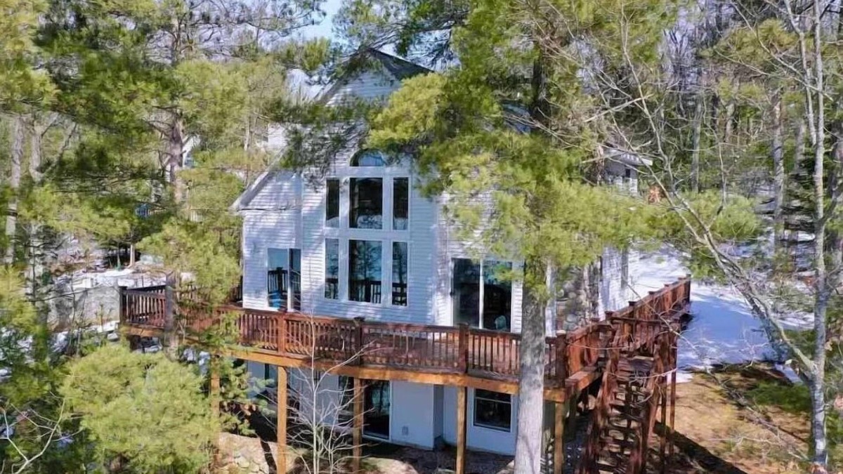 Kalkaska House | Beautiful Vacation Home on Crystal Clear Bear Lake
