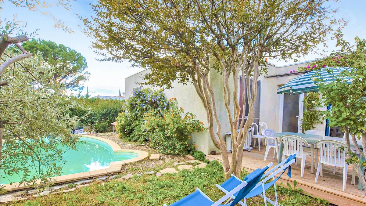 Montfavet House | Beautiful vacation home with private pool and fenced garden awaiting you just 7 km from the magnific