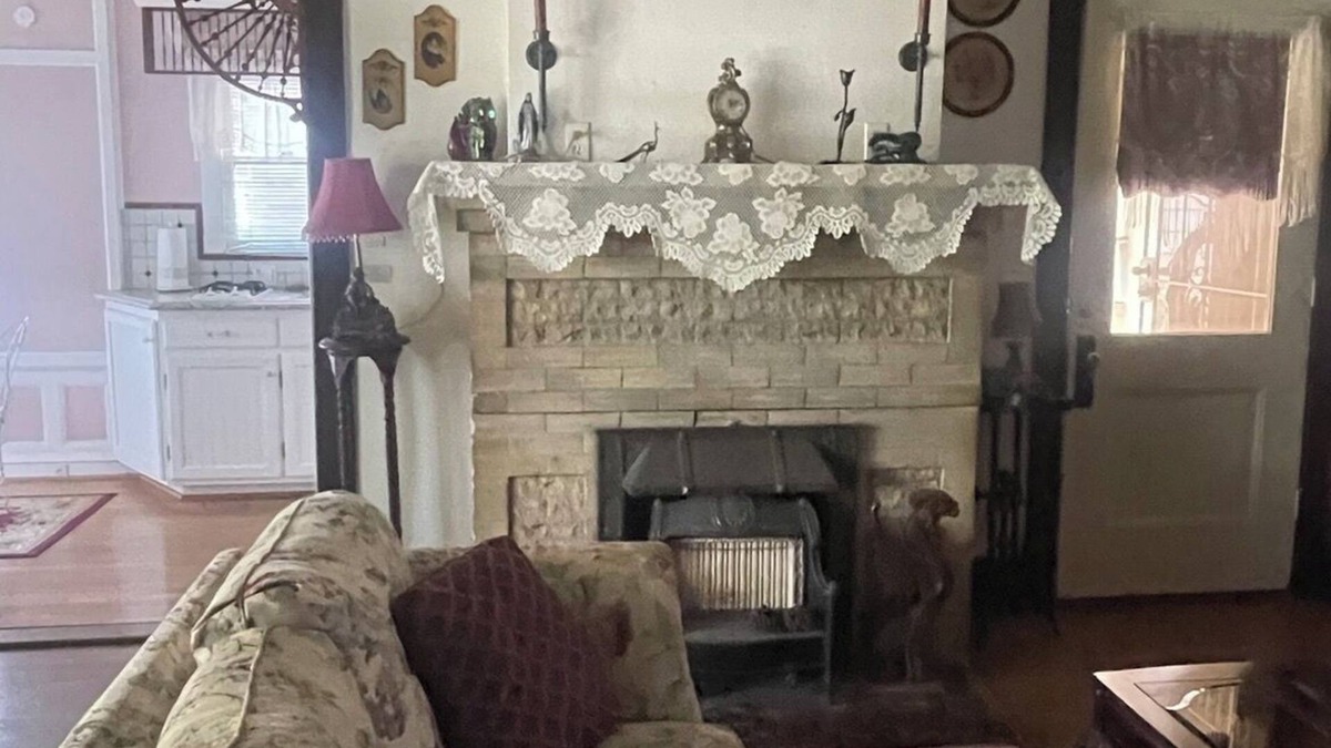 Downtown Riverside Apartment | Beautiful Victorian home close to downtown Riverside!