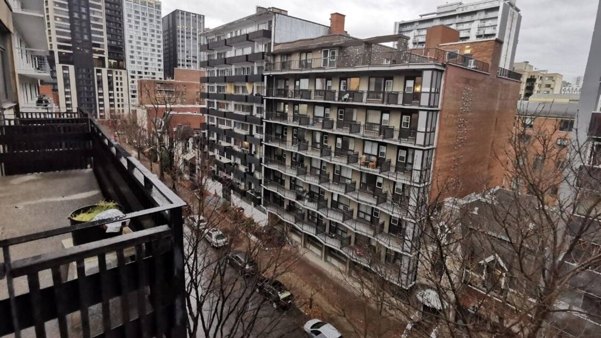 Milton Park Apartment | Beautiful View Of Mont Royal