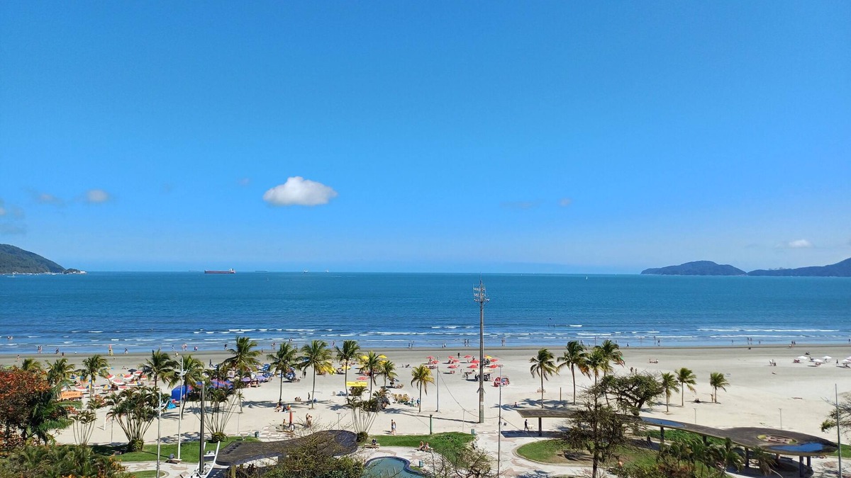 Boqueirao Apartment | Beautiful view of the sea and waterfront gardens!