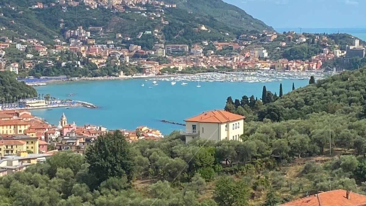 San Terenzo Apartment | Beautiful views over Lerici and ten minutes' walk to the sandy beach at Baia Blu