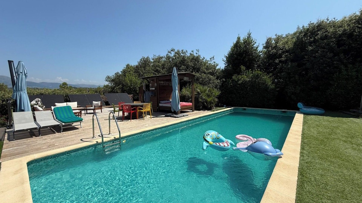 Villeneuve-Loubet Villa | Beautiful villa 5 min from Valbonne with garden, pool and jacuzzi