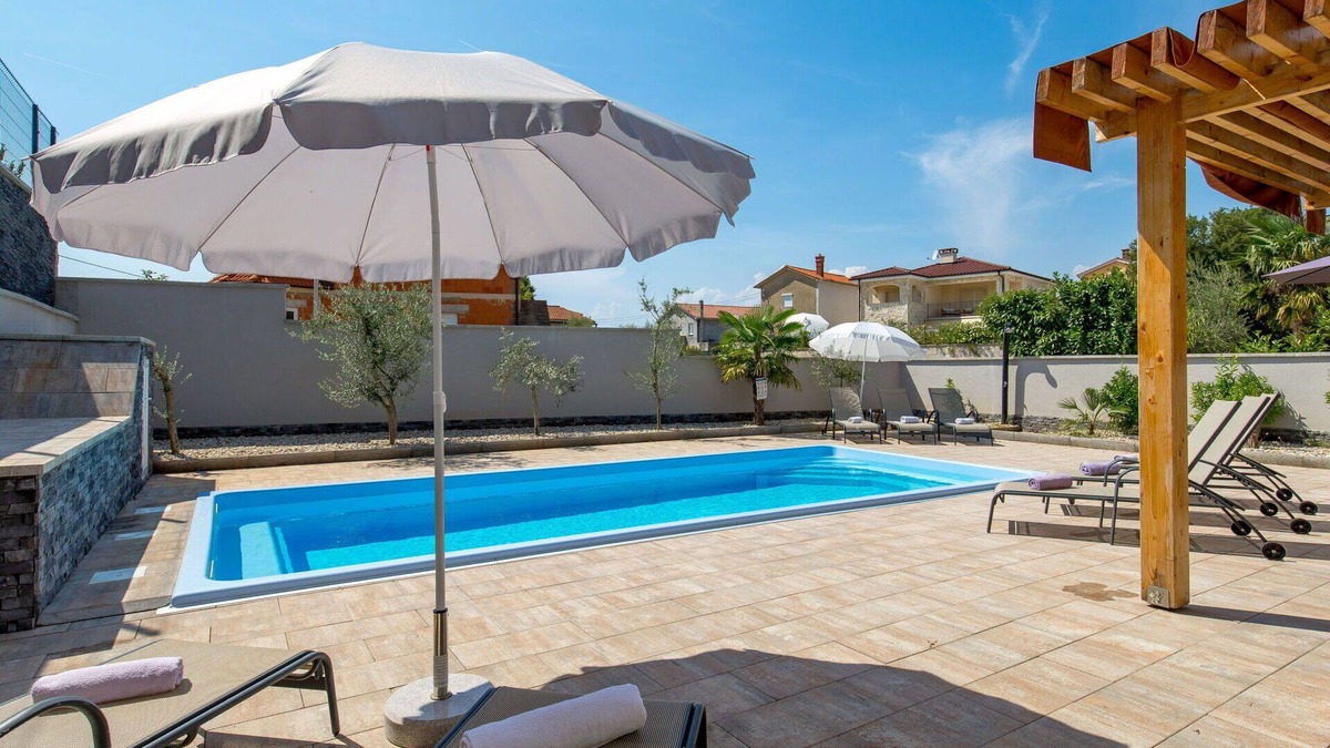 Pinezici House | Beautiful villa for 10 guests with private pool, A/C, WIFI, TV, terrace and parking