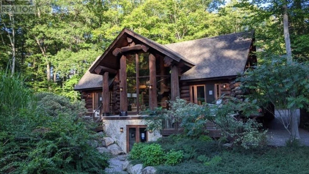 Port Carling Villa | Beautiful Villa at Port Carling, Ontario - PET friendly