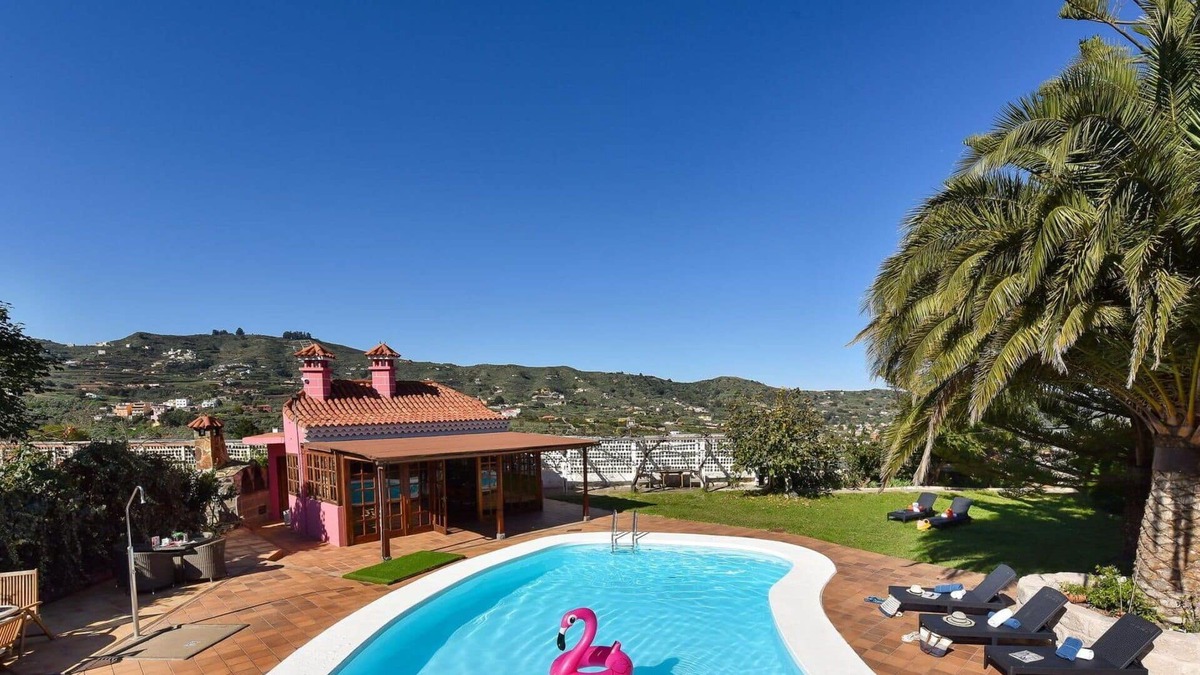 Santa Brigida Villa | Beautiful villa for 6 guests with WIFI, private pool, TV and parking