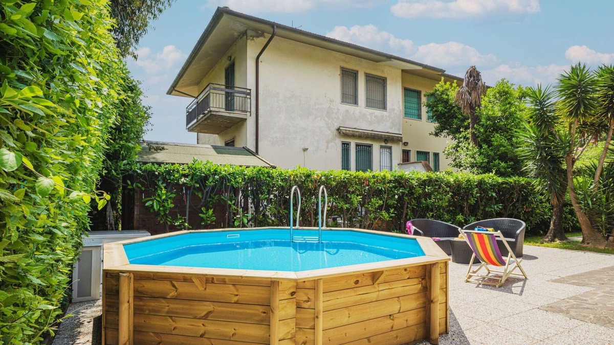 Tonfano House | Beautiful villa for 8 people with private pool, WIFI, TV and pets allowed, close to Forte Dei M.