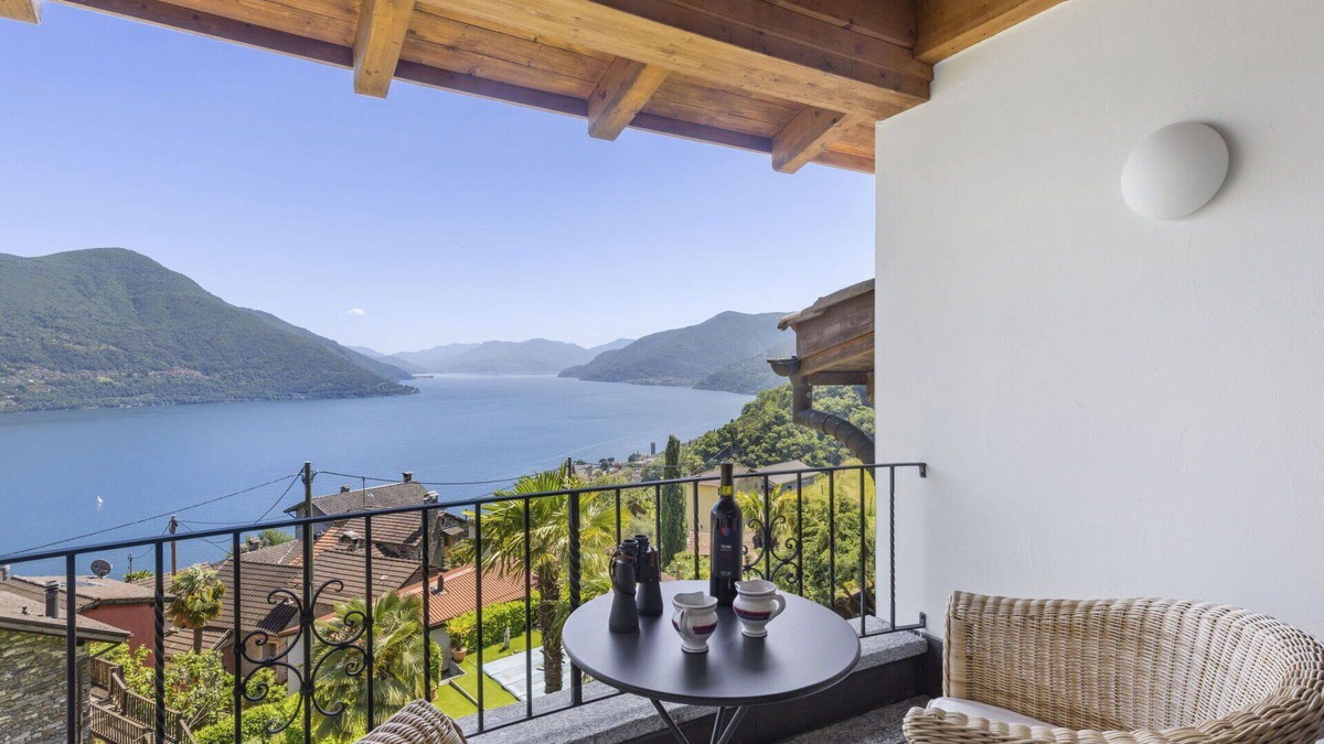 Brissago House | Beautiful villa for 4 guests with WIFI, TV and patio