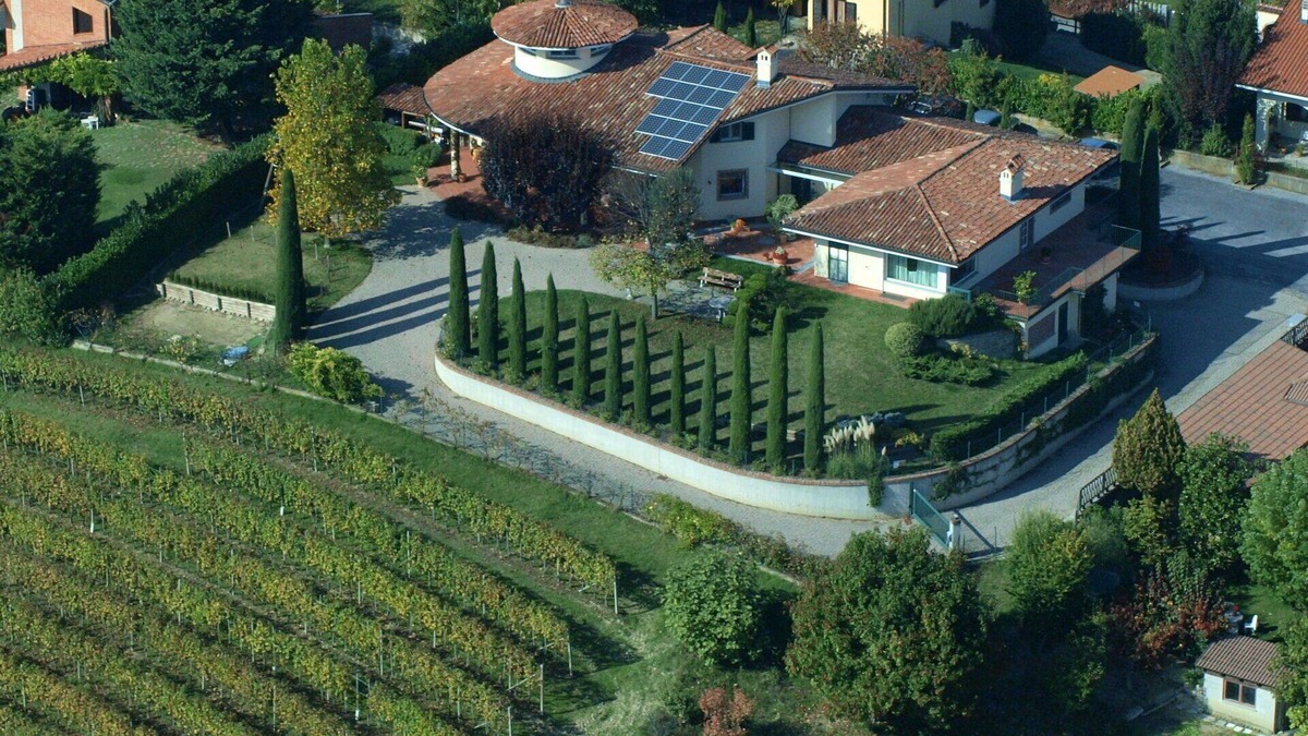 Barolo House | Beautiful villa for 4 guests with WIFI, TV, terrace and panoramic view