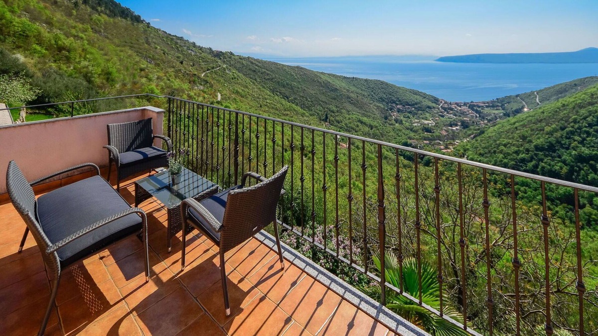 Sucici House | Beautiful villa for 6 guests with A/C, WIFI, TV, terrace, panoramic view and parking