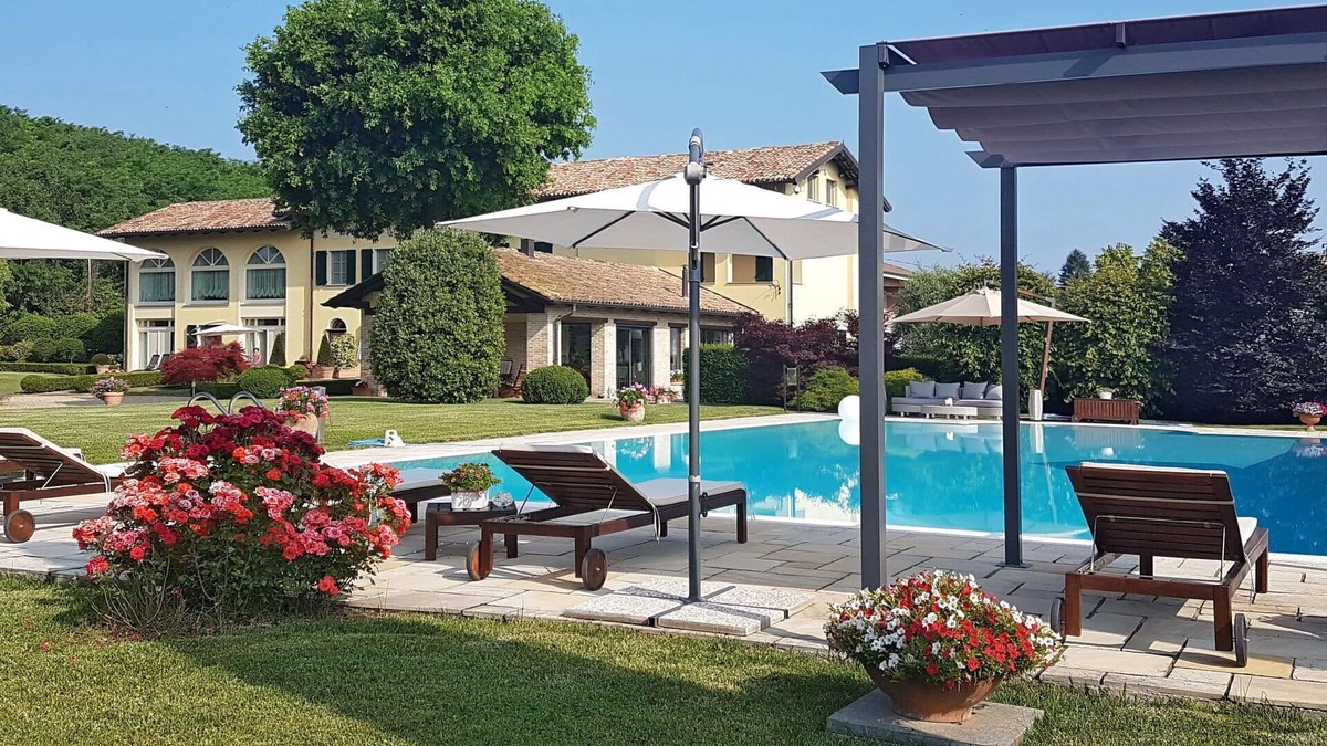 Costigliole d'Asti House | Beautiful villa for 8 people with A/C, WIFI, private pool, TV, terrace, panoramic view and park...