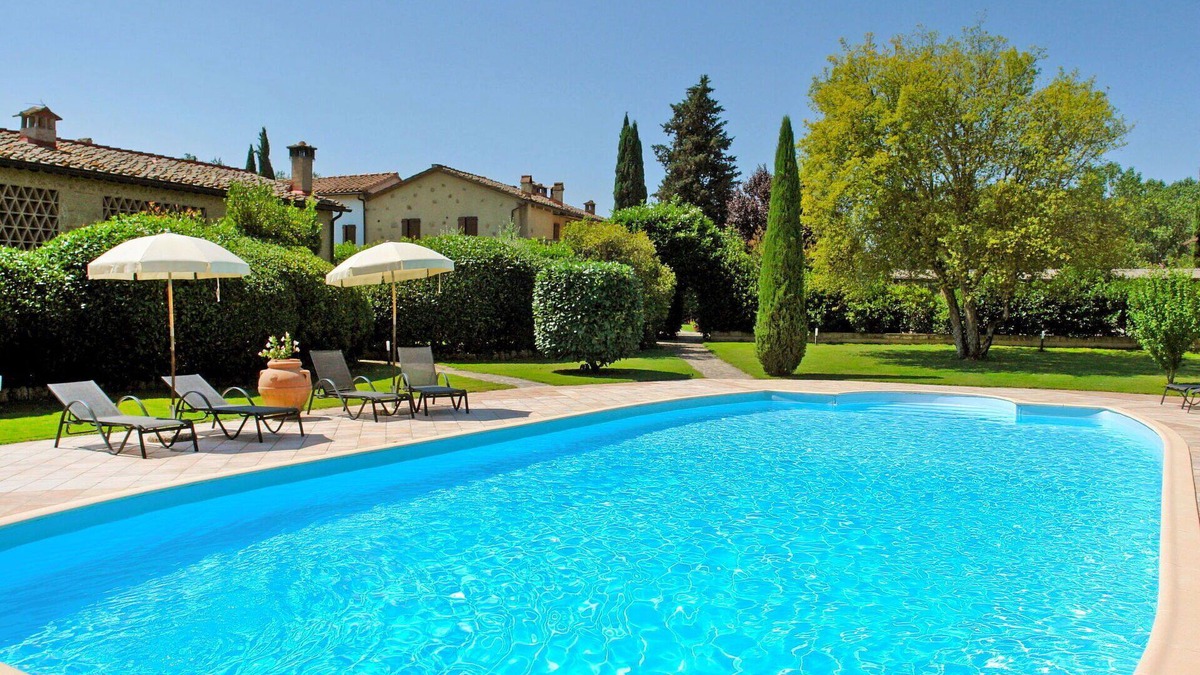 Poggiarello Villa | Beautiful villa for 12 guests with WIFI, private pool, TV, terrace and pets allowed