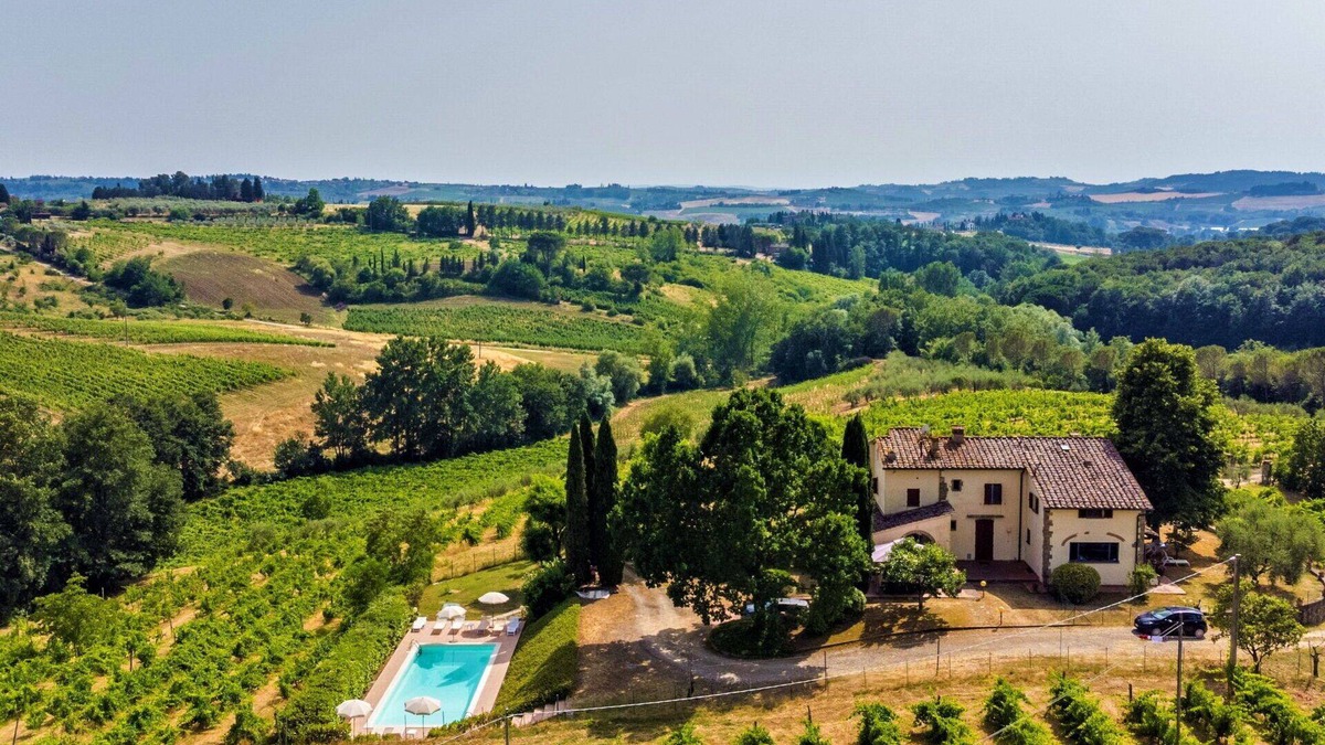Scandicci House | Beautiful villa for 16 guests with WIFI, private pool, TV, patio, pets allowed and panoramic view
