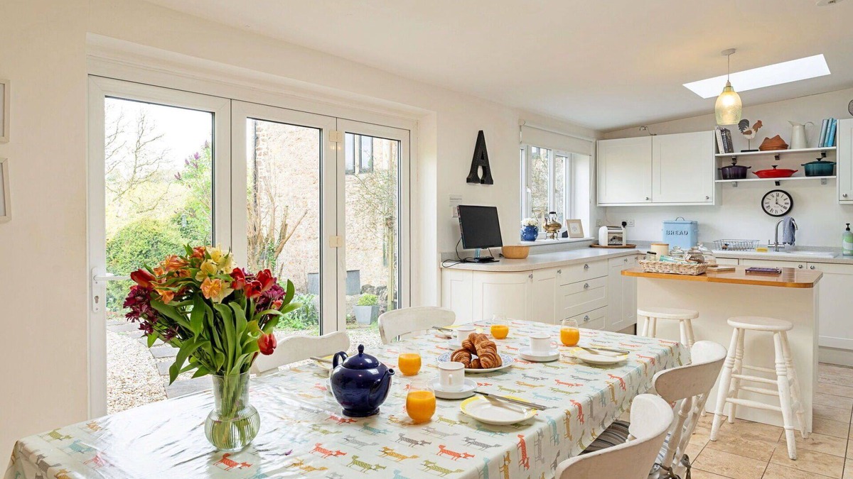 Batcombe House | Beautiful villa for 5 people with WIFI and pets allowed