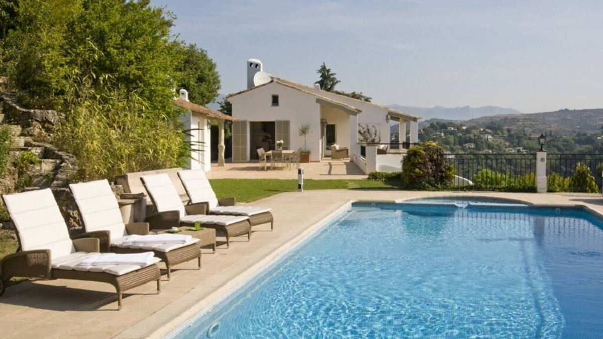 Biot Villa | Beautiful villa in gated Domaine in French Riviera, stunning views, heated pool