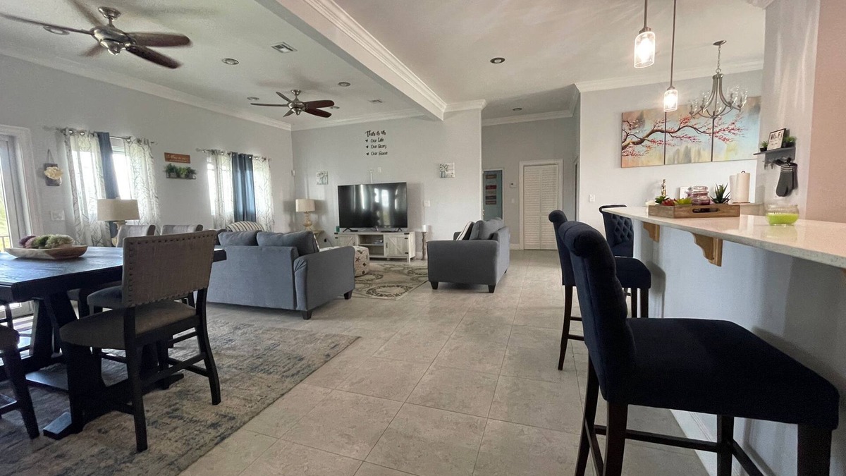 Freeport Villa | Beautiful Villa in Lucaya, Freeport Bahamas