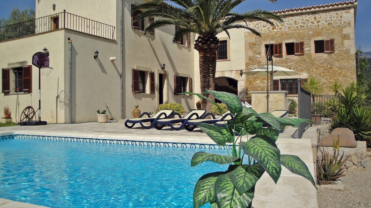 Selva Villa | Beautiful Villa in Majorca with pool, wifi and fabulous view to the mountains