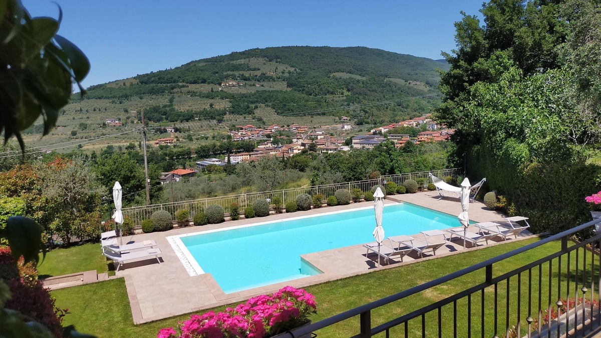 Loro Ciuffenna Apartment | Beautiful Villa with private pool near Chianti