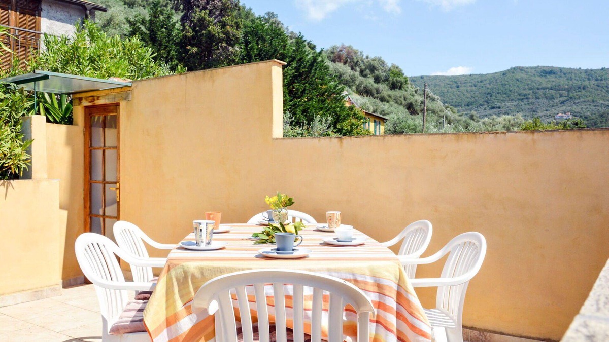 Prela House | Beautiful villa for 6 people with TV, terrace, pets allowed, panoramic view and parking