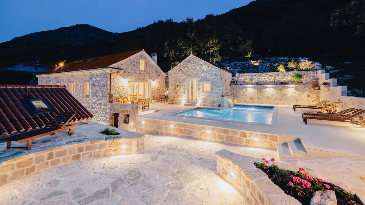 Popovici Villa | Beautiful Villa Mediterranean Estate