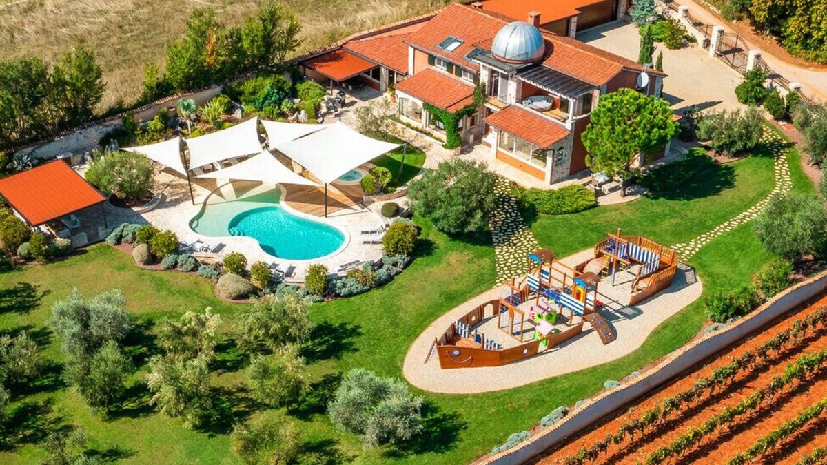 Valtura Villa | Beautiful Villa Omo with pool in Pula