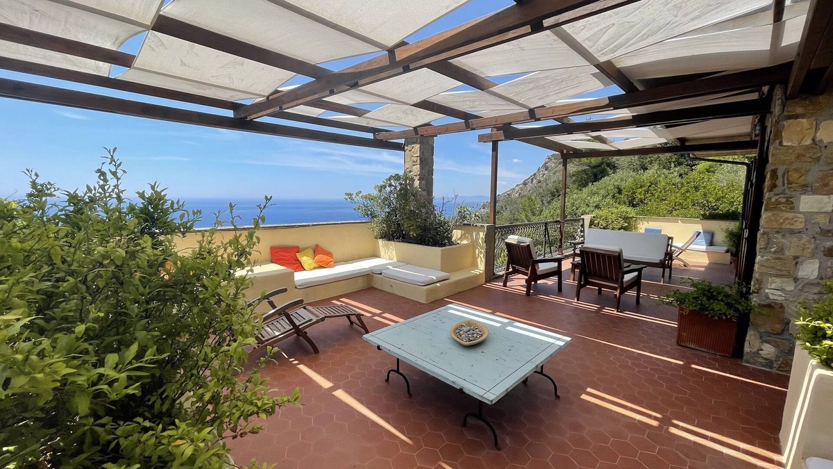 Talamone Villa | Beautiful villa overlooking the sea in the Maremma National Park