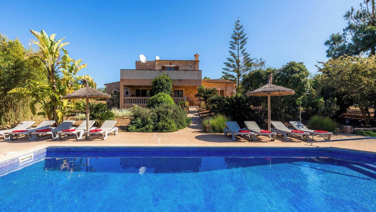 Cas Concos Villa | Beautiful Villa"Son Peris" in Cas Concos with Pool, Air Conditioning and Wi-Fi