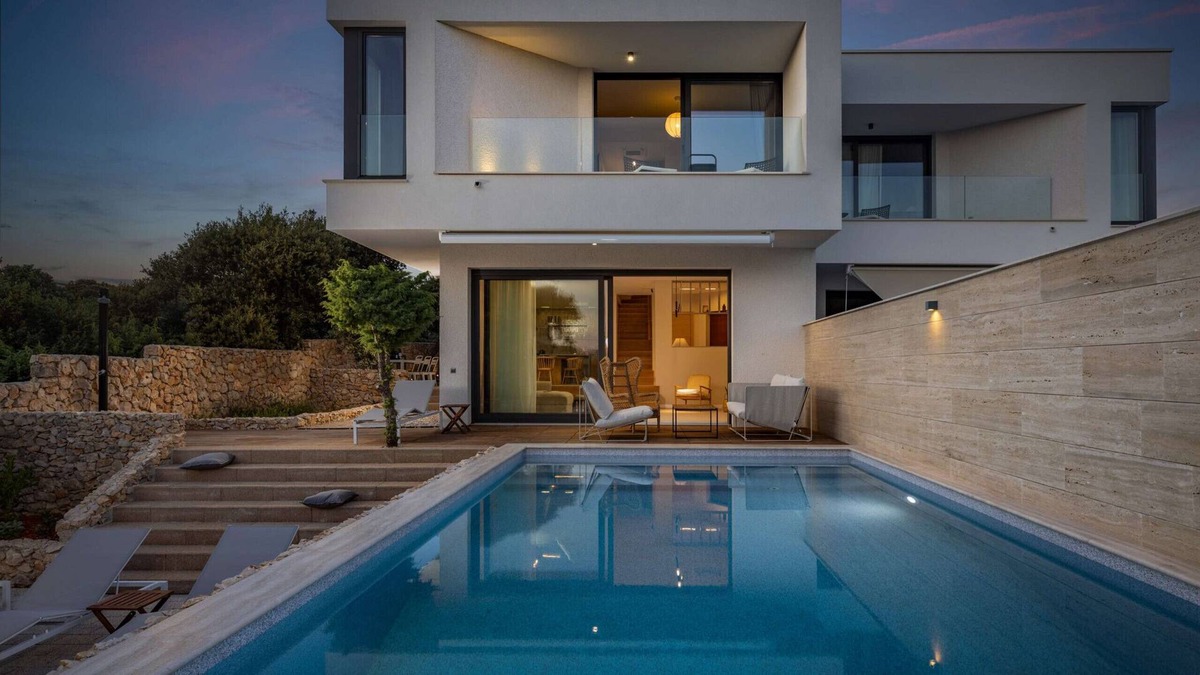 Kolan Villa | Beautiful Villa Terakota Mandre