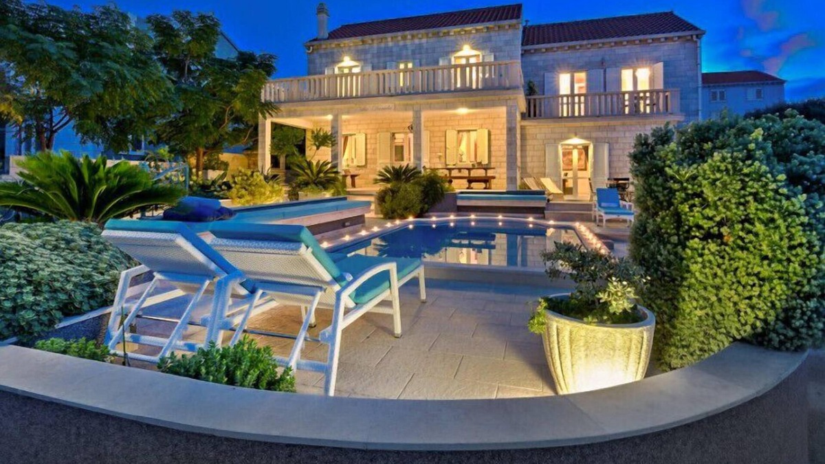 Lumbarda Villa | Beautiful Villa Veritas