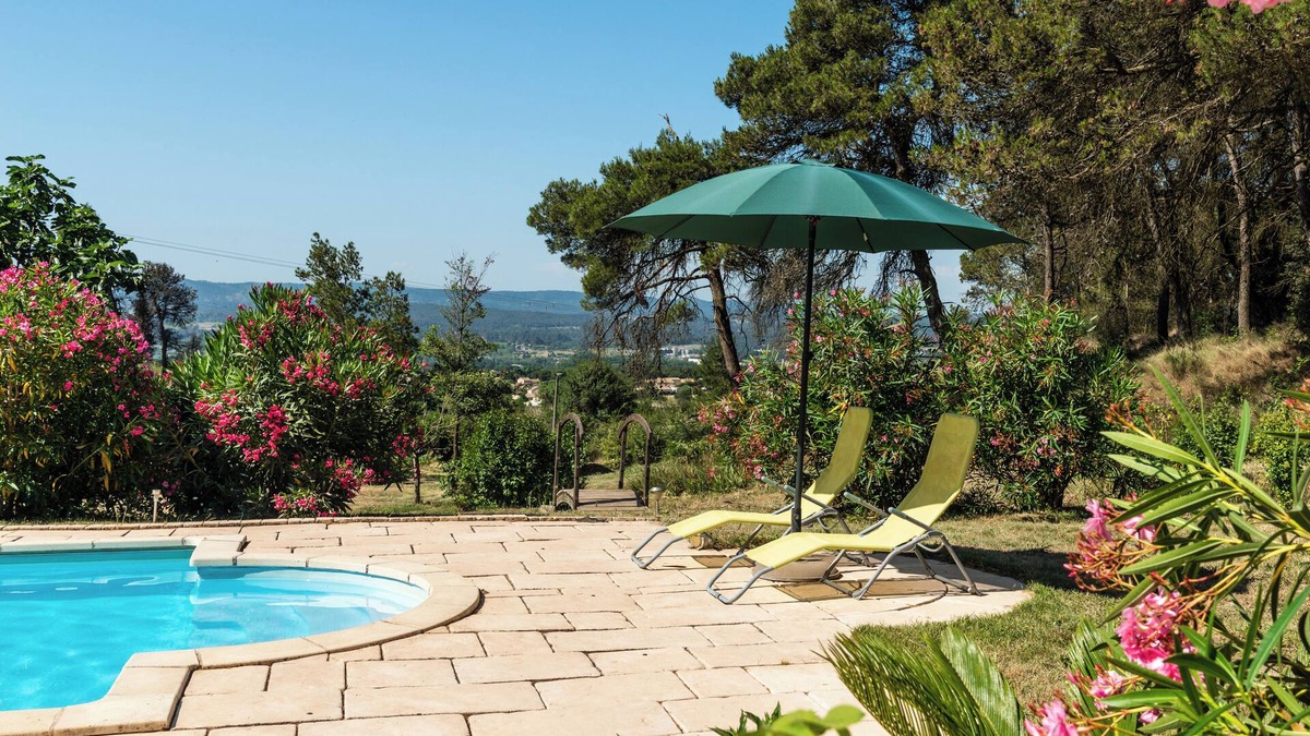 Trebes Villa | Beautiful villa with large pool and great views for up to 8 guests