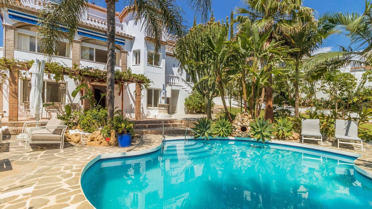New Golden Mile Villa | Beautiful villa with incredible views!
