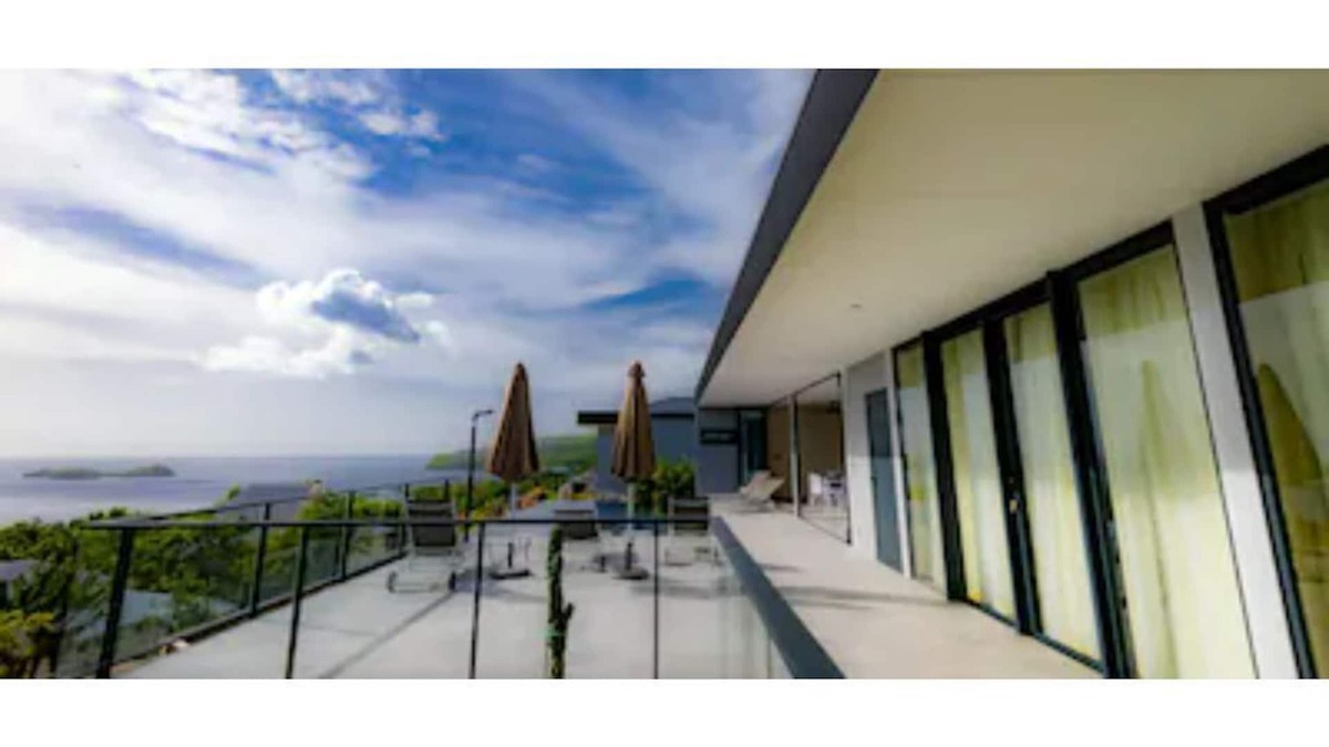 Bouillante Villa | Beautiful villa with sea view and Cousteau reserve with mirror pool 5*